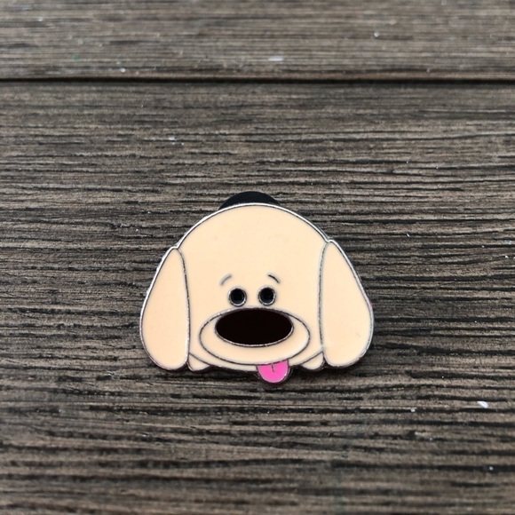 Disney Official Trading Pin: Tsum Tsum Up: Doug - Picture 1 of 2